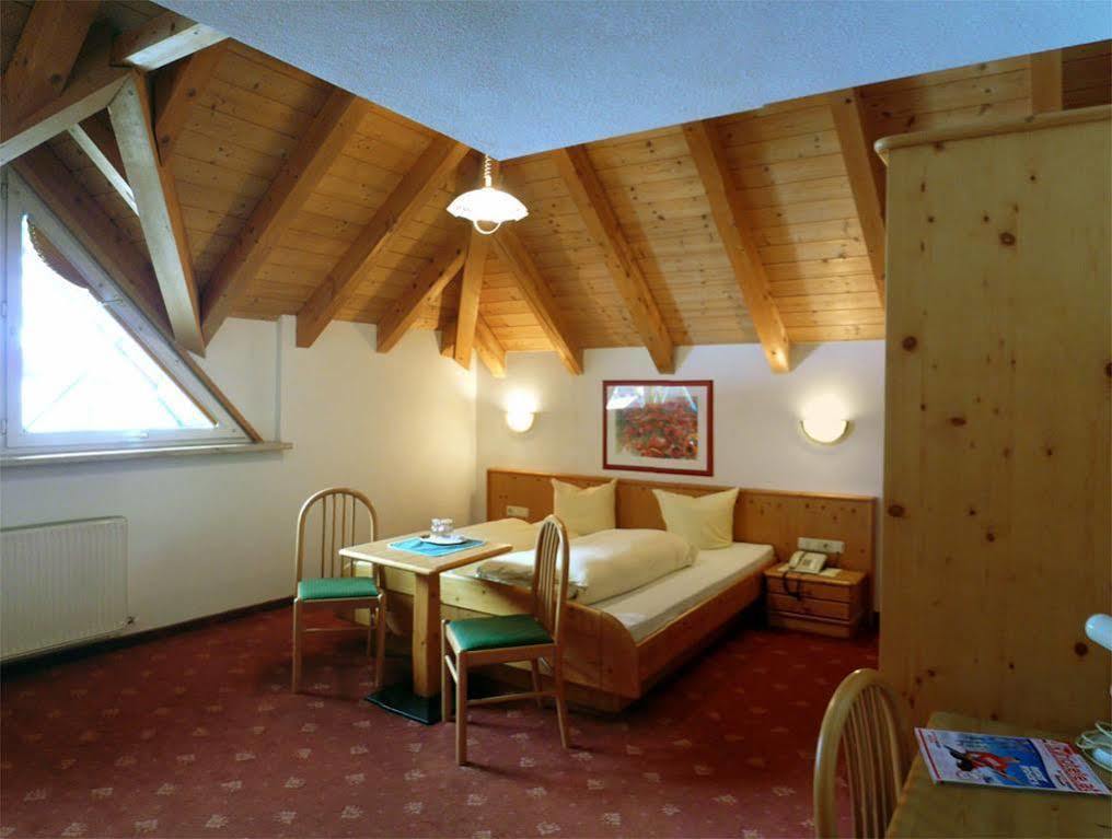 Hotel Germania Ишгль Экстерьер фото